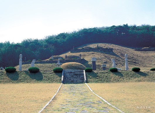 김덕령 장군 묘