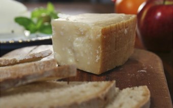 파르미지아노 레지아노(parmigiano-reggiano)
