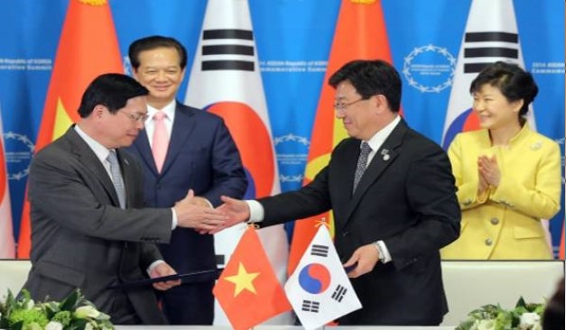 한국-베트남 FTA 실질적 타결 합의 모습