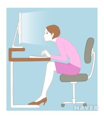 장시간 동안 같은 자세로 컴퓨터 사용하기