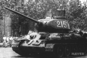 서울로 진입하는 북한군 T-34 전차(1950. 6)