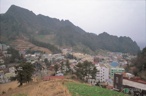 울릉도 도동의 전경